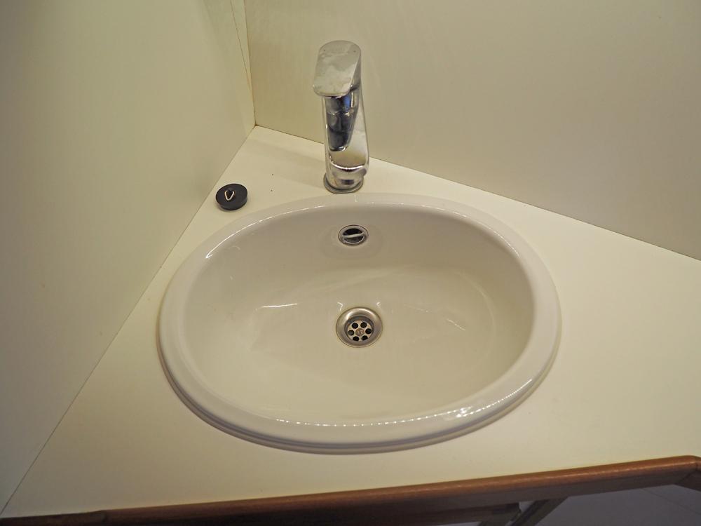 Cabin en avant, H&eacute;bergements